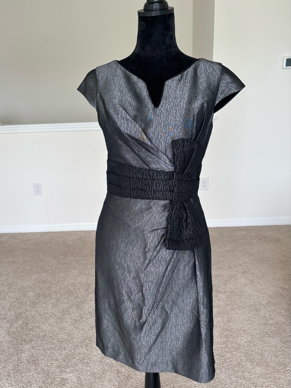Max & Cleo Metallic Wrap Dress Size 4 Gray Black Bow Cocktail NWT